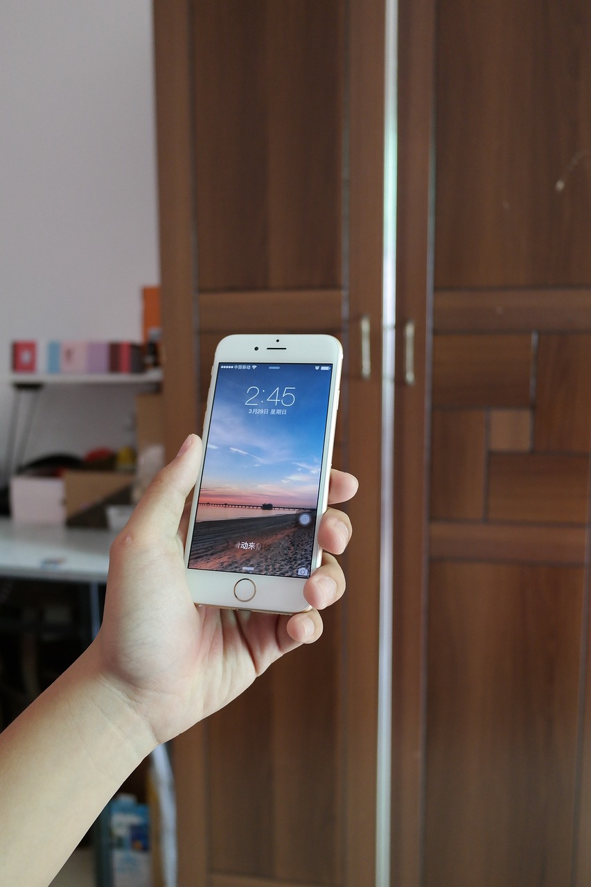 香港iPhone 4S最新报价全览，苹果经典之作的价格动态解析